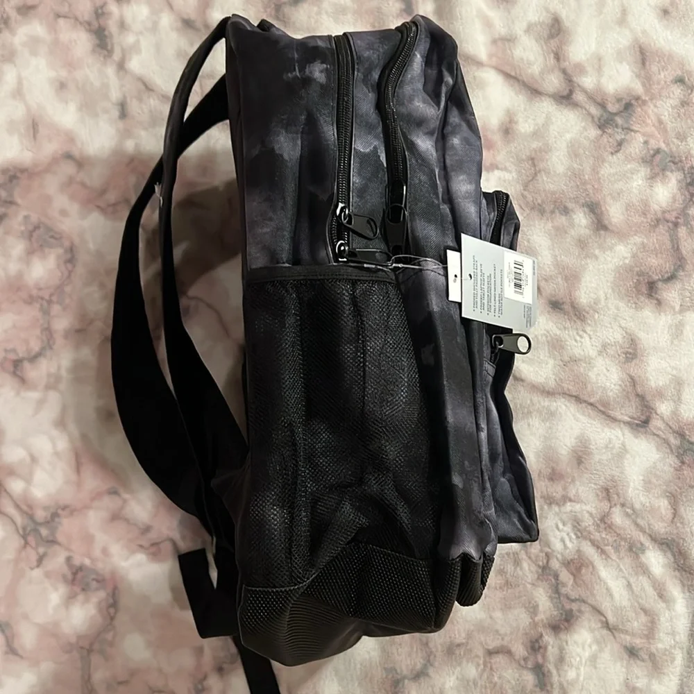 Backpack - Picture 5 of 13